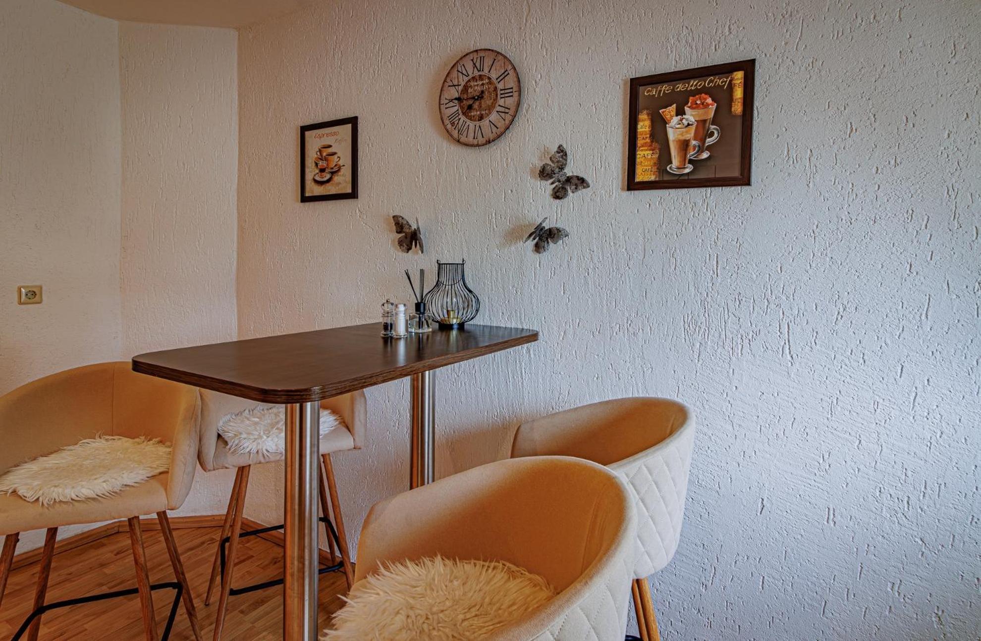 Wohnen Ueber Einem Mediterranen Restaurant,Apartment 2 Oder 3 Leipzig Exteriör bild